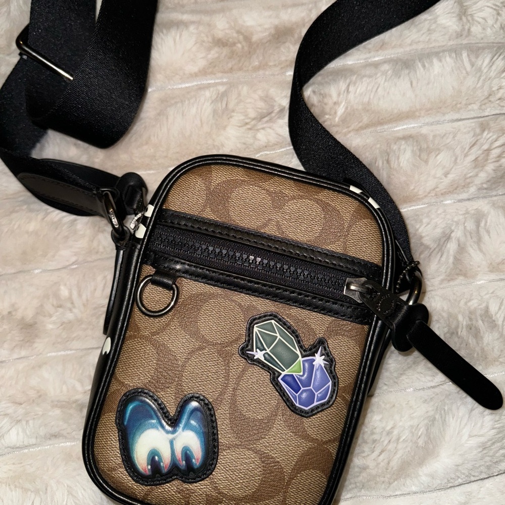 💘 Coach Snow White Crossbody
